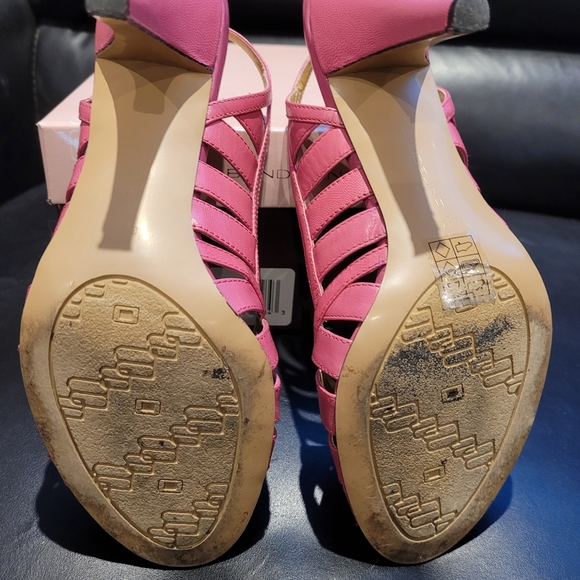 Bandolino - Leather Sandals in Fuchsia Pink Size 6.5M - Picture 6 of 7